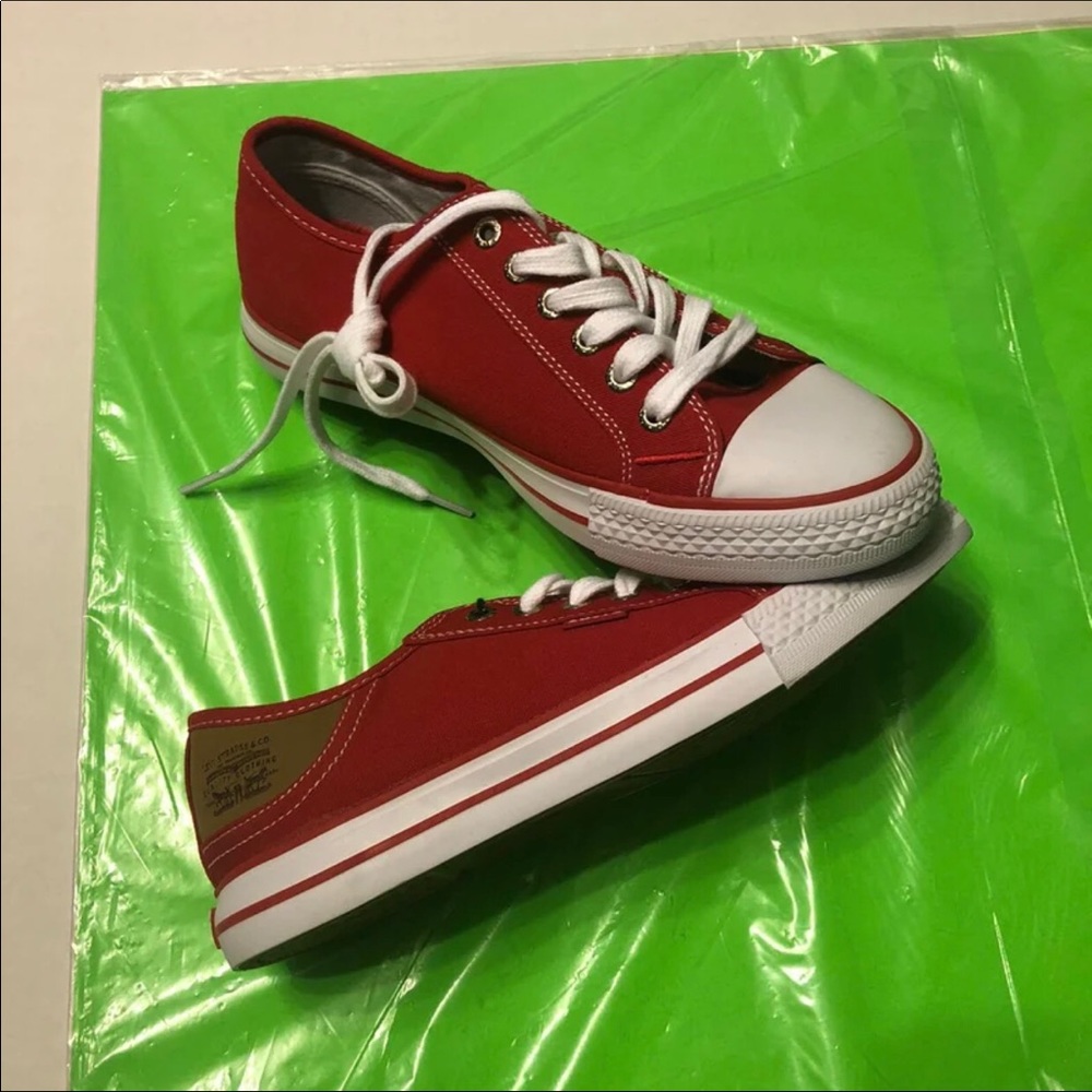 LEVI’S Women’s Red Shoes Size 7.5 • New •